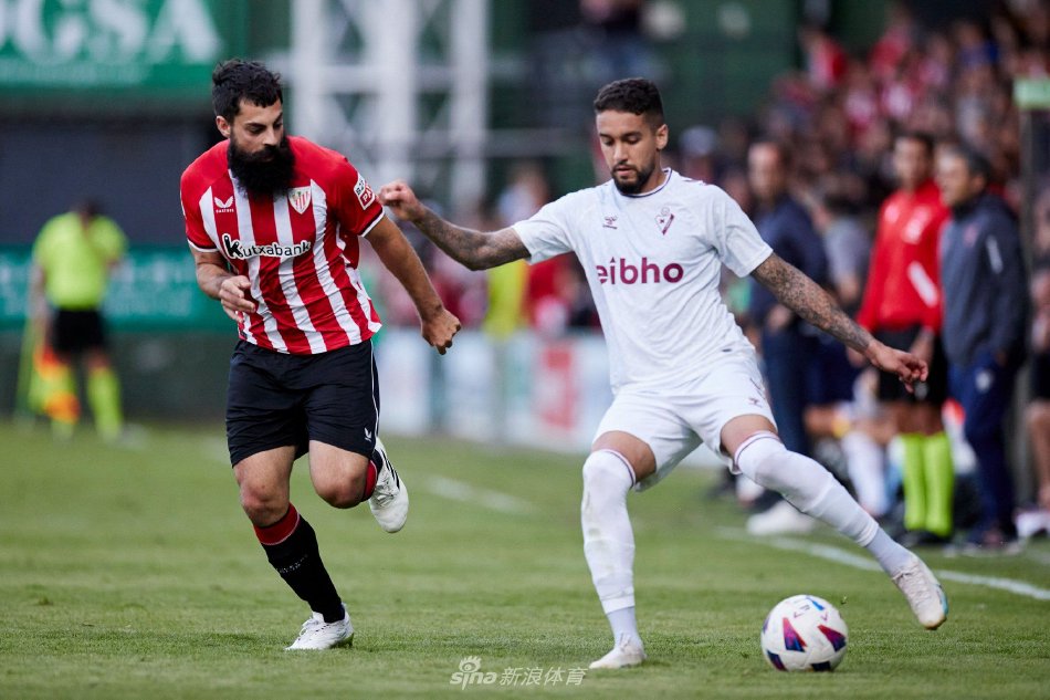 日本队中场 日本队中场