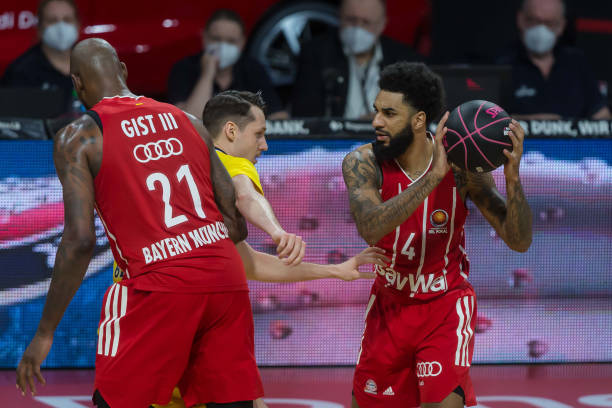 日本队中场 日本队中场